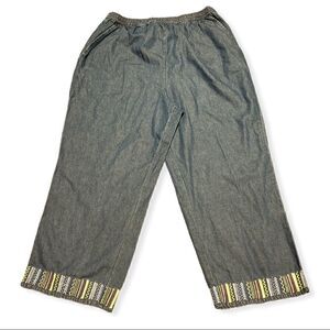 Two Twenty Collection Grandmacore Capri Pants Size Medium